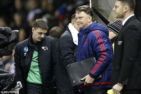 Man Utd thắng Derby, Van Gaal mơ vô địch FA Cup