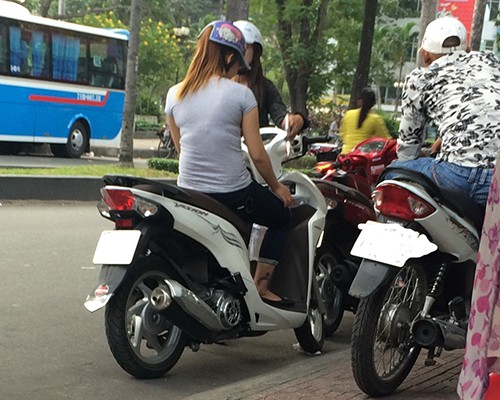 Bài 1: 'Chợ' mại dâm di động lớn nhất Sài Gòn