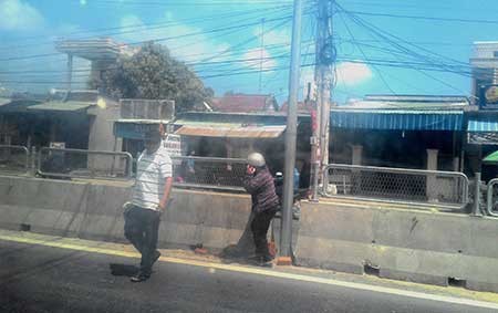'Không mở tràn lan dải phân cách trên QL1A'