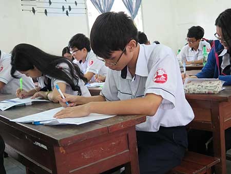 Thầy trò đua nước rút với kỳ thi quốc gia