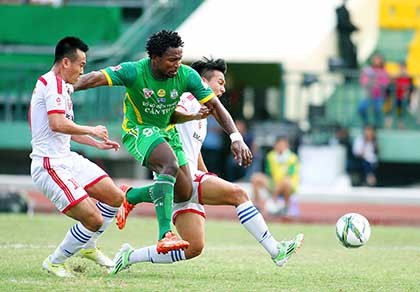 Hà Nội T&T và SL Nghệ An lại bị phơi áo