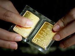 Giá vàng trong nước gần bằng thế giới