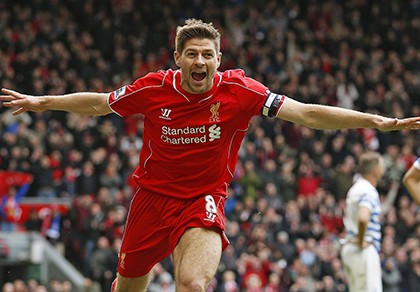 Gerrard bâng khuâng đứng giữa hai dòng nước