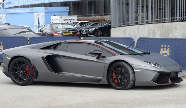Samir Nasri bị cảnh sát giữ siêu xe Lamborghini 330.000 bảng Anh