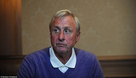 ‘Thánh’ Johan Cruyff qua đời vì bệnh ung thư phổi