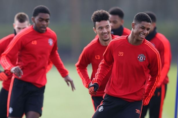 Người hùng của Man Utd bị cấm bén mảng đến đội 1