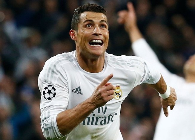 Ronaldo lập hattrick, Real ngược dòng 'thần thánh' loại Wolfsburg