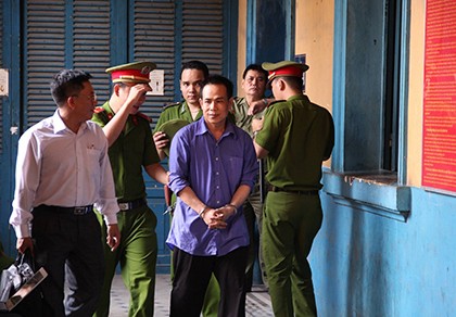 Tử hình kẻ phóng hỏa đốt cả nhà vợ