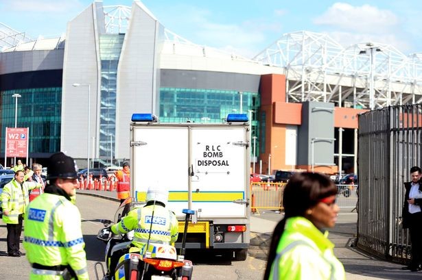 Cảnh sát xác nhận có bom... giả ở Old Trafford