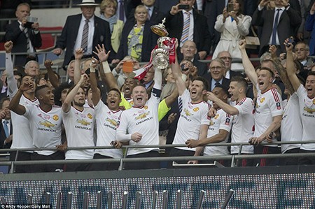 Lingard tỏa sáng, Man Utd vô địch FA Cup đầy kịch tính