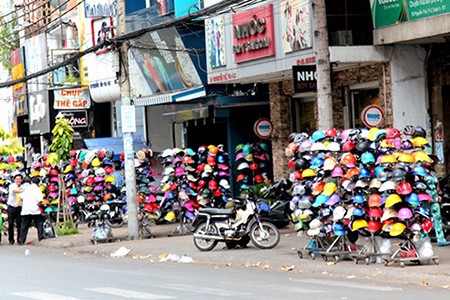 Muốn sản xuất mũ bảo hiểm phải có chỗ bán