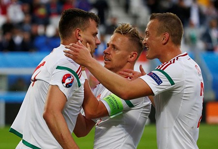 Áo 0-2 Hungary: Sốc!