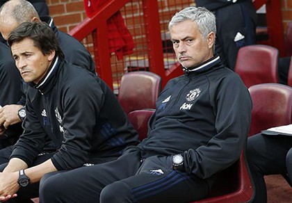 Mourinho xác nhận Schweinsteiger hết tương lai ở MU