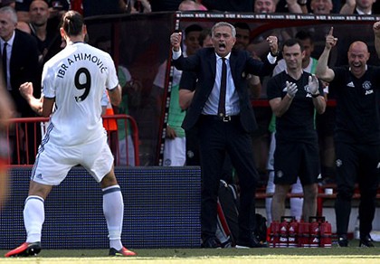 Ibra, Rooney, Mata ‘nổ súng’, M.U mở màn Premier League hoành tráng