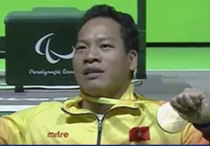 Lê Văn Công phá kỷ lục thế giới, giành HCV Paralympic lịch sử