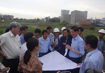 Lãnh đạo TP.HCM bất ngờ vì đường không có cống thoát nước