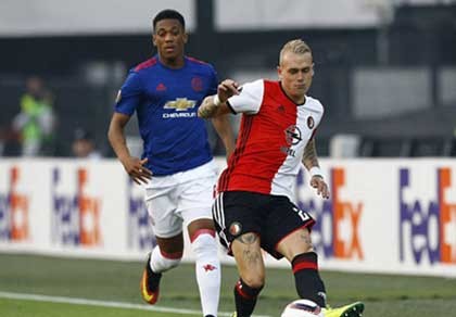 CĐV đòi sa thải Mourinho vì thua nhục