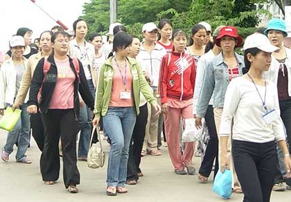 Tăng lương = tăng thất nghiệp?