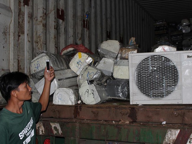 Bắt giữ lượng lớn hàng điện lạnh không rõ nguồn gốc