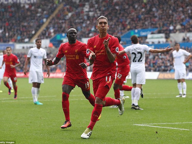 Ngược dòng hạ Swansea,Liverpool nối dài chuỗi thăng hoa