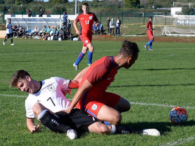 U-17 Anh thắng 'không tưởng' U-17 Đức 8-1