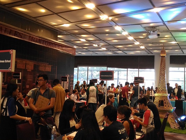 Hơn 1.000 SV-HS đến với Ngày hội Du học Pháp