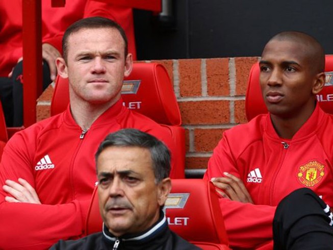 MU tính chi 26 triệu bảng Anh để tống khứ Rooney