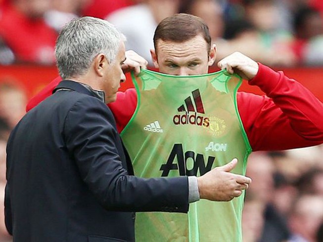 Mourinho thừa nhận Rooney đang bị tổn thương