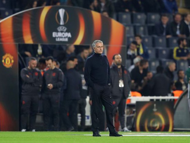 Mourinho nổi điên, buộc tội cầu thủ MU thi đấu hời hợt