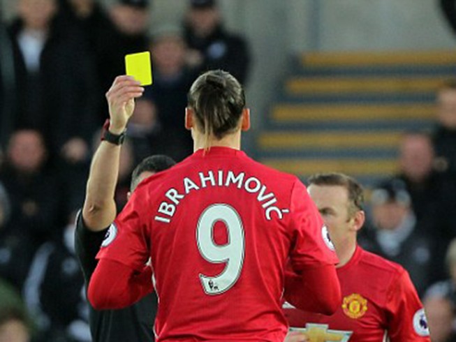 Ibrahimovic bất ngờ lên tiếng xin lỗi fan MU