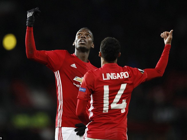 Hàng công thăng hoa, MU nhấn chìm Feyenoord