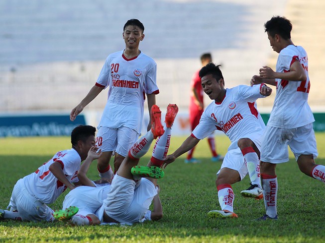 VCK U-19 quốc gia: Chủ nhà bị loại