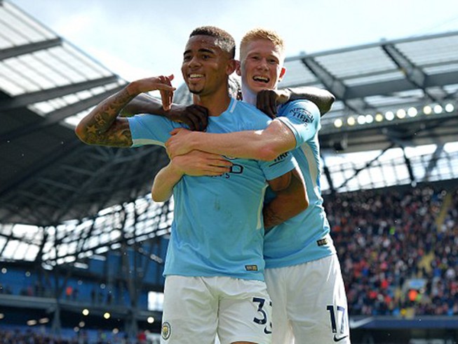 Liverpool thua Man City tan nát trong cảnh mất người