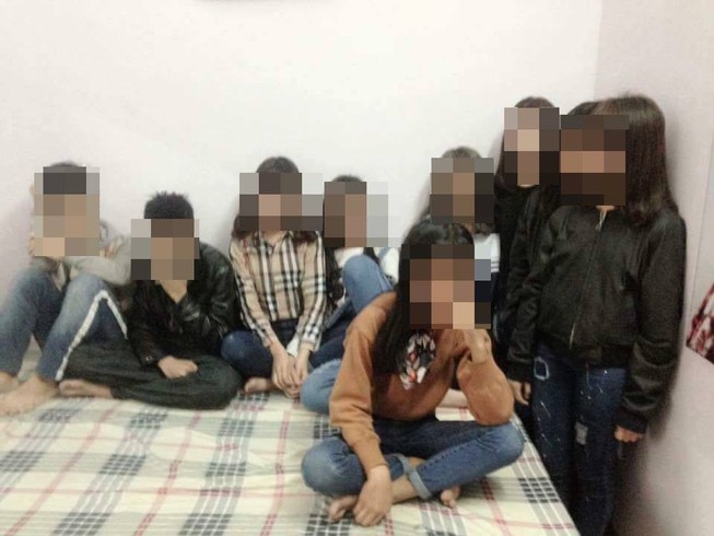 Chủ nhà nghỉ phân trần vụ cho chín học sinh thuê phòng qua đêm