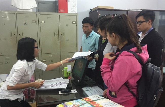 Thí sinh dự thi THPT nộp phí dự thi là 35.000 đồng/môn