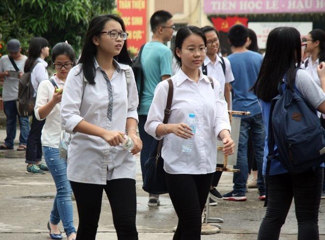325 thí sinh bỏ thi môn ngữ văn và toán