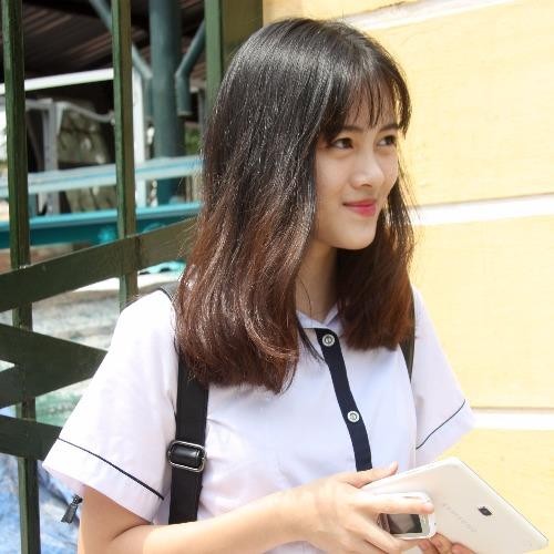 Đề thi dễ, thí sinh rạng rỡ khi kết thúc môn thi đầu tiên