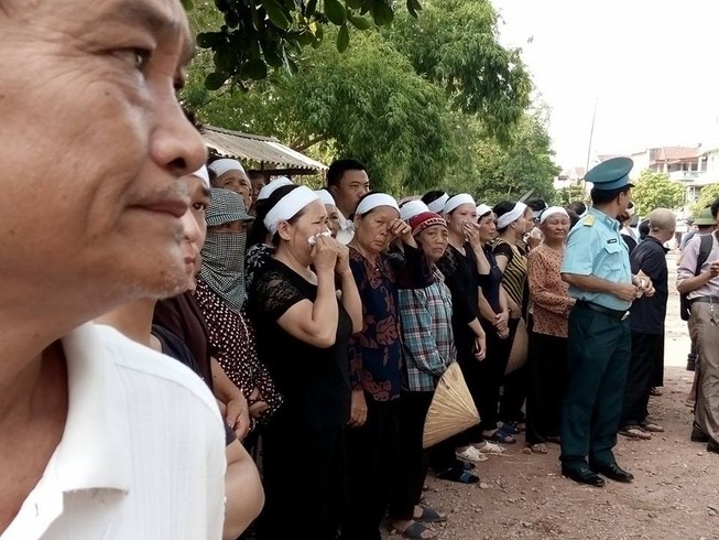 Lễ viếng đẫm nước mắt nơi quê nhà đại tá Khải