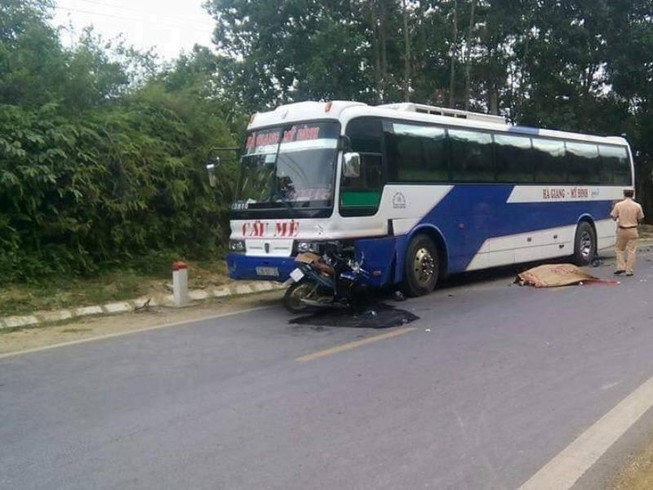 Một buổi chiều 2 vụ tai nạn liên tiếp, 3 người chết