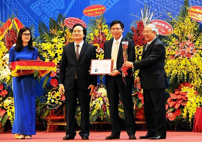 Việt Nam có thêm 65 giáo sư, 638 phó giáo sư