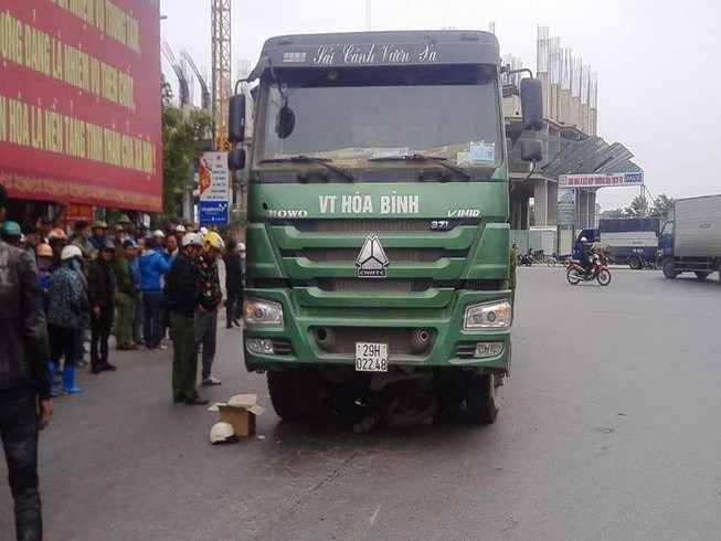 Va chạm với xe tải, người đàn ông tử vong tại chỗ