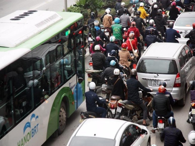 Buýt nhanh lại 'chôn chân' sau dịp nghỉ tết Dương lịch