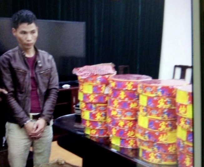 Bắt quả tang đối tượng vận chuyển 34 kg pháo nổ