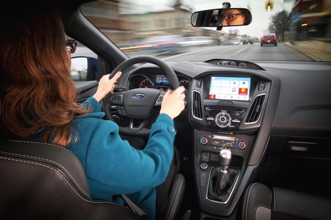 Ford giới thiệu phần mềm mô phỏng SYNC 3 AppLink cho xe