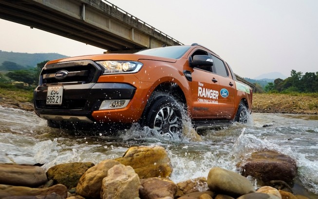 Ford thiết lập doanh thu kỷ lục trong tháng Ngâu
