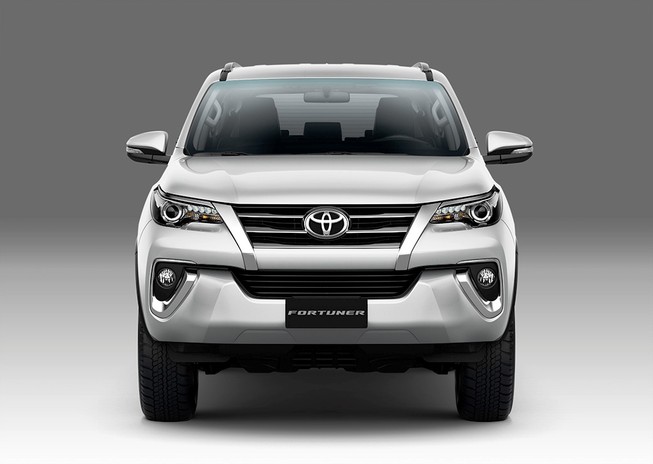 Cùng chiêm ngưỡng lại Fortuner 2017 - Mãnh lực hào hoa