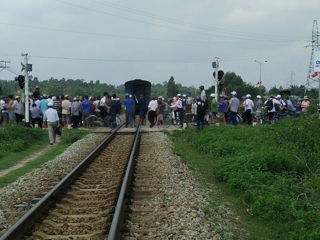 Tai nạn tàu hỏa liên tiếp, bốn người chết