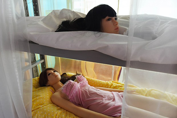 ‘Búp bê tình yêu’ bước ra đời thực