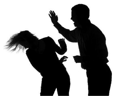 Đang làm ruộng, bị chồng gọi về đánh nhập viện vì nghi ngoại tình