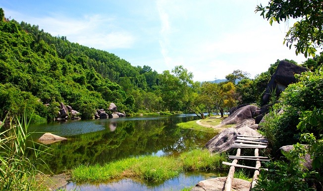 Hai cha con chết đuối thương tâm tại hồ nước ở khu du lịch